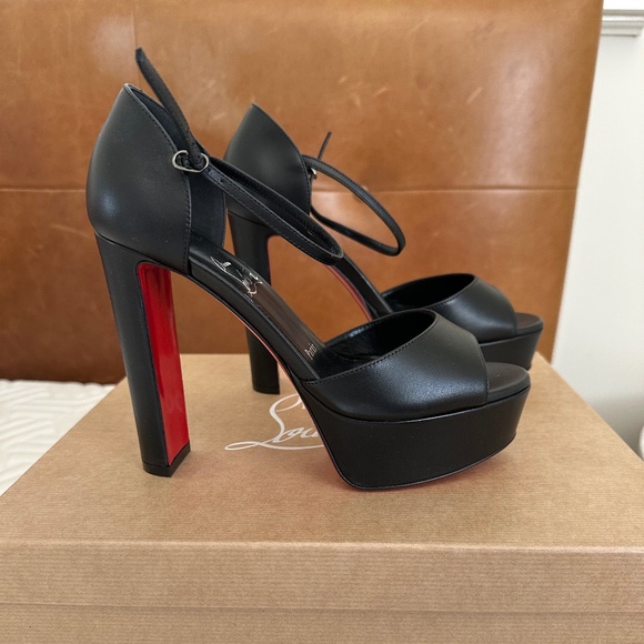 Christian Louboutin Sandaloo - Picture 1 of 3